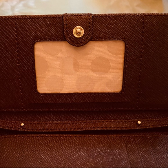 Kate Spade Crossbody Wallet in Classic Burgundy Leather - Picture 5 of 6